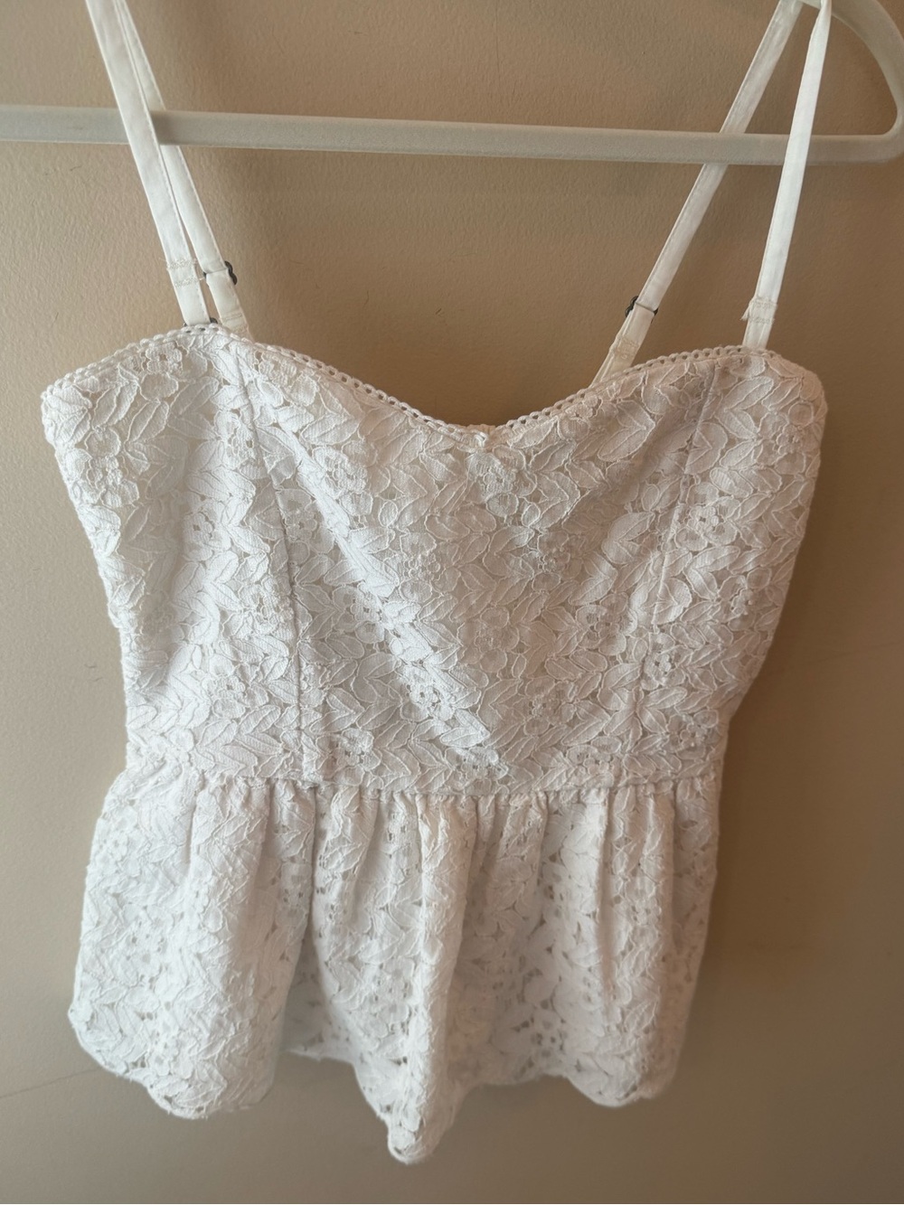 Hollister Lace sweetheart smocked back  tank top size Small